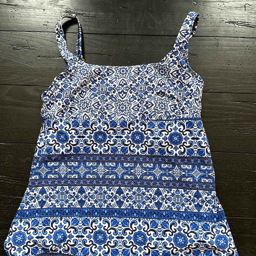 Land's End Tankini 8 with Tummy Control